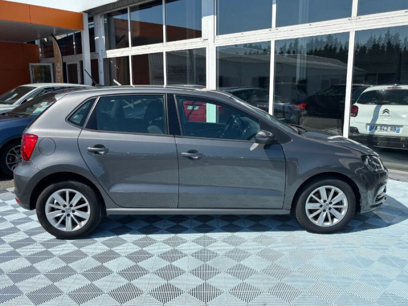 Photo 12 de l'offre de VOLKSWAGEN POLO V 1.2 TSI 110 BVM6 CARAT GPS Radars App Connect à 12950€ chez Mérignac auto