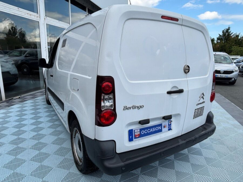 Photo 13 de l'offre de CITROEN BERLINGO FOURGON 1.6 BlueHDi 100 ETG6 CLUB GPS Casiers 10750 .H.T. à 10750€ chez Mérignac auto
