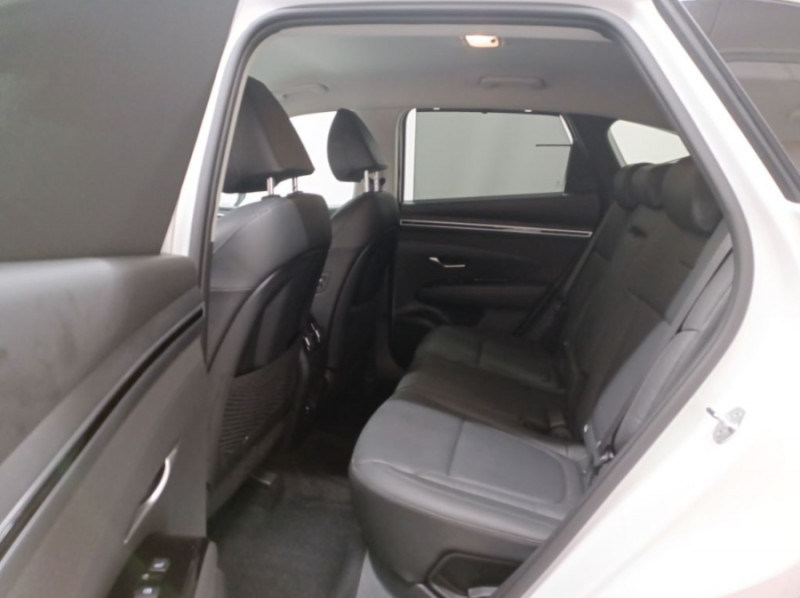 Photo 6 de l'offre de HYUNDAI TUCSON IV 1.6 CRDI 136 DCT-7 HYBRID 48V 2WD CUIR SE JA19 Hayon EL. Attel. à 32950€ chez Mérignac auto