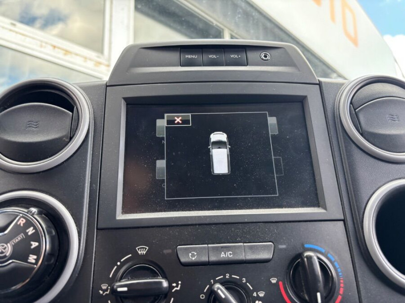 Photo 10 de l'offre de CITROEN BERLINGO FOURGON 1.6 BlueHDi 100 ETG6 CLUB GPS Casiers 10750 .H.T. à 10750€ chez Mérignac auto