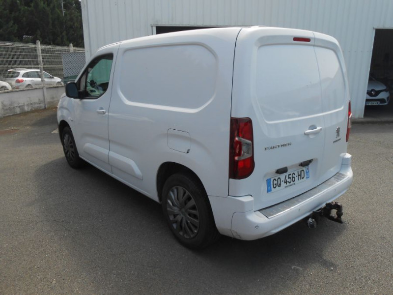 Photo 4 de l'offre de PEUGEOT PARTNER 1.5 BlueHDi 100 BVM6 3PL PACK ASPHALT CONNECT Camera Attel. 1ere Main à 18450€ chez Mérignac auto
