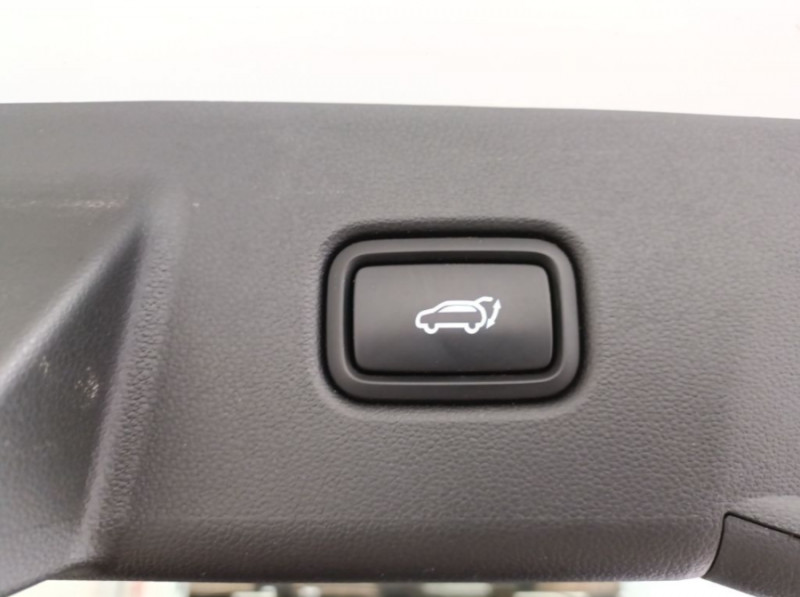 Photo 8 de l'offre de HYUNDAI TUCSON IV 1.6 CRDI 136 DCT-7 HYBRID 48V 2WD CUIR SE JA19 Hayon EL. Attel. à 32950€ chez Mérignac auto