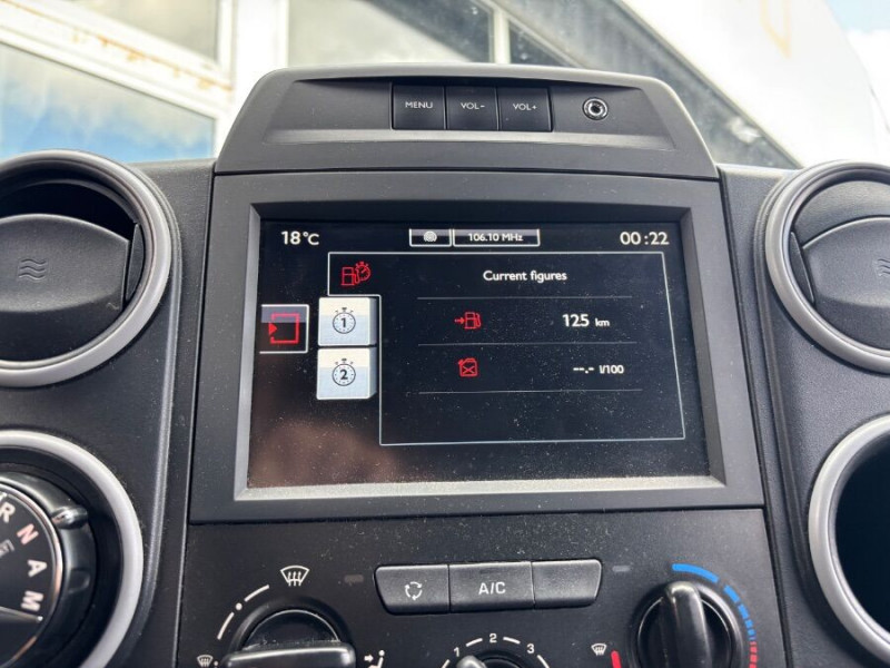 Photo 20 de l'offre de CITROEN BERLINGO FOURGON 1.6 BlueHDi 100 ETG6 CLUB GPS Casiers 10750 .H.T. à 10750€ chez Mérignac auto