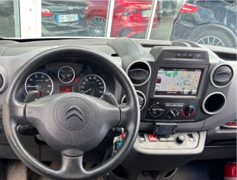 Photo 4 de l'offre de CITROEN BERLINGO FOURGON 1.6 BlueHDi 100 ETG6 CLUB GPS Casiers 10750 .H.T. à 10750€ chez Mérignac auto