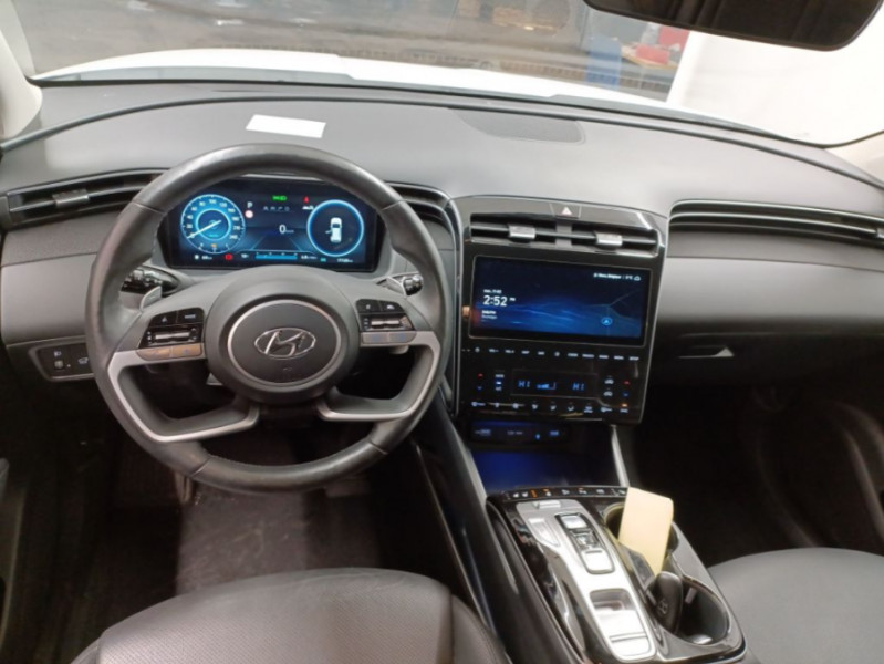 Photo 4 de l'offre de HYUNDAI TUCSON IV 1.6 CRDI 136 DCT-7 HYBRID 48V 2WD CUIR SE JA19 Hayon EL. Attel. à 32950€ chez Mérignac auto