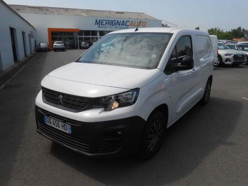 Photo 1 de l'offre de PEUGEOT PARTNER 1.5 BlueHDi 100 BVM6 3PL PACK ASPHALT CONNECT Camera Attel. 1ere Main à 18450€ chez Mérignac auto