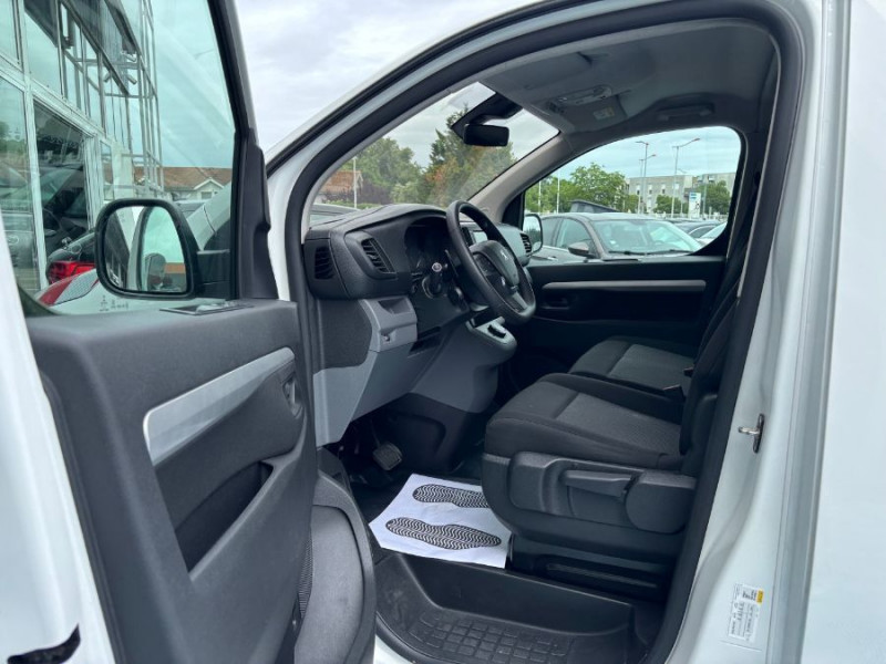 Photo 19 de l'offre de PEUGEOT EXPERT FOURGON LONG DC L3 2.0 BlueHDi 120 EAT8 ASPHALT 6PL GPS Attel. 23490.H.T. à 23490€ chez Mérignac auto