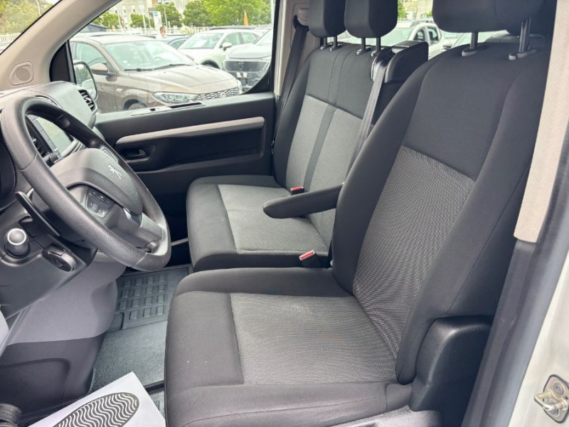 Photo 18 de l'offre de PEUGEOT EXPERT FOURGON LONG DC L3 2.0 BlueHDi 120 EAT8 ASPHALT 6PL GPS Attel. 23490.H.T. à 23490€ chez Mérignac auto