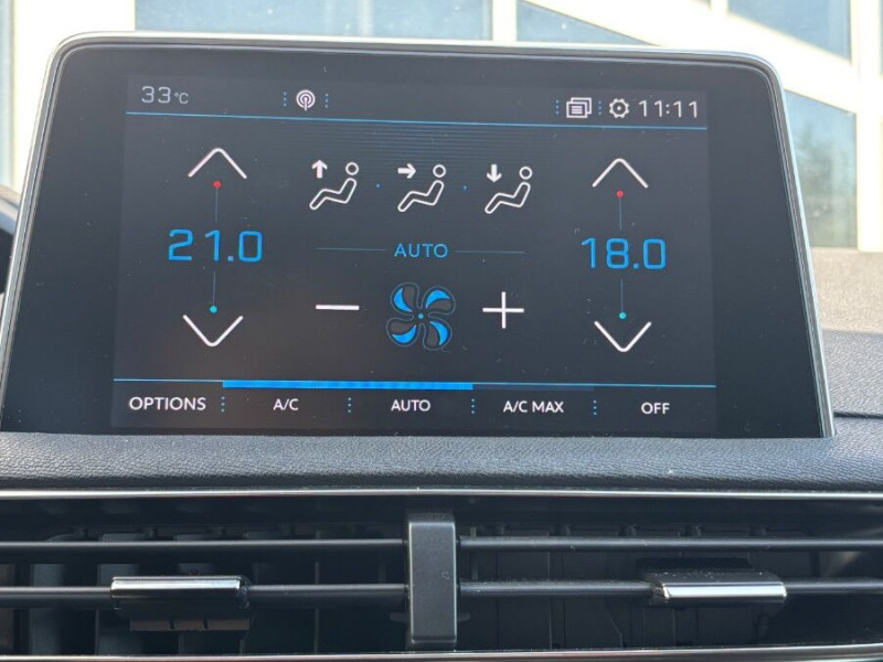 Photo 18 de l'offre de PEUGEOT 3008 II 1.5 BlueHDI 130 EAT8 ALLURE Barres Attel. 1ère Main à 17950€ chez Mérignac auto