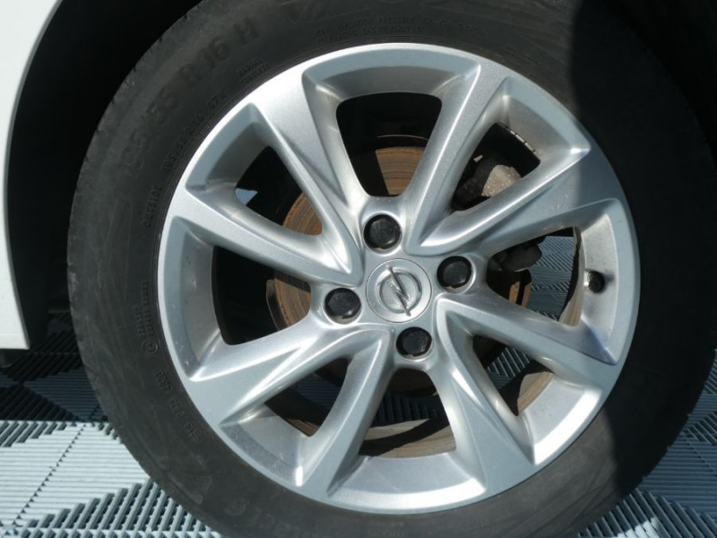 Photo 20 de l'offre de OPEL CORSA VI 1.5 Diesel 100 BVM6 SPORT ELEGANCE TOIT Pano Camera CarPlay à 16470€ chez Mérignac auto