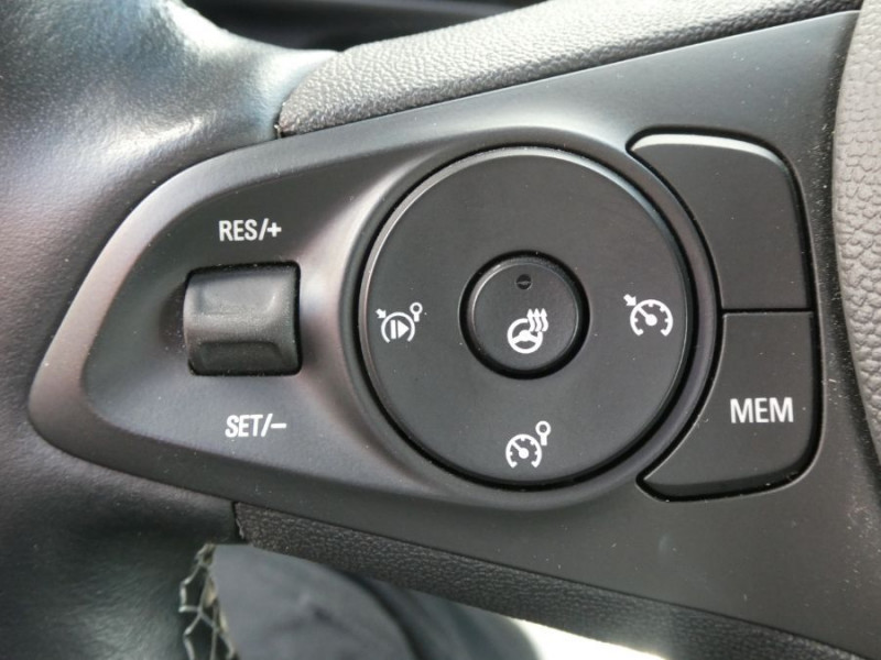Photo 19 de l'offre de OPEL CORSA VI 1.5 Diesel 100 BVM6 SPORT ELEGANCE TOIT Pano Camera CarPlay à 16470€ chez Mérignac auto
