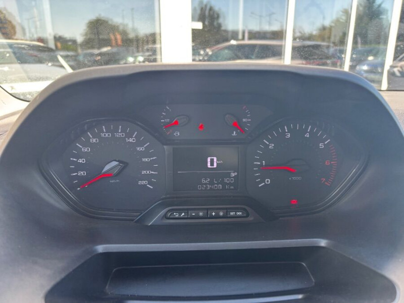 Photo 19 de l'offre de PEUGEOT PARTNER 1.5 BlueHDi 100 BVM6 3PL PACK ASPHALT CONNECT Camera Attel. 1ere Main à 18450€ chez Mérignac auto