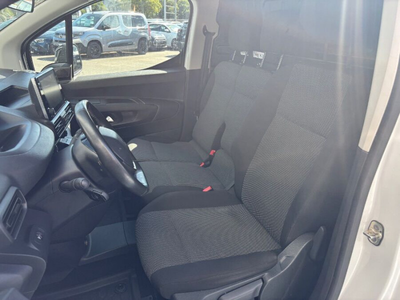 Photo 13 de l'offre de PEUGEOT PARTNER 1.5 BlueHDi 100 BVM6 3PL PACK ASPHALT CONNECT Camera Attel. 1ere Main à 18450€ chez Mérignac auto
