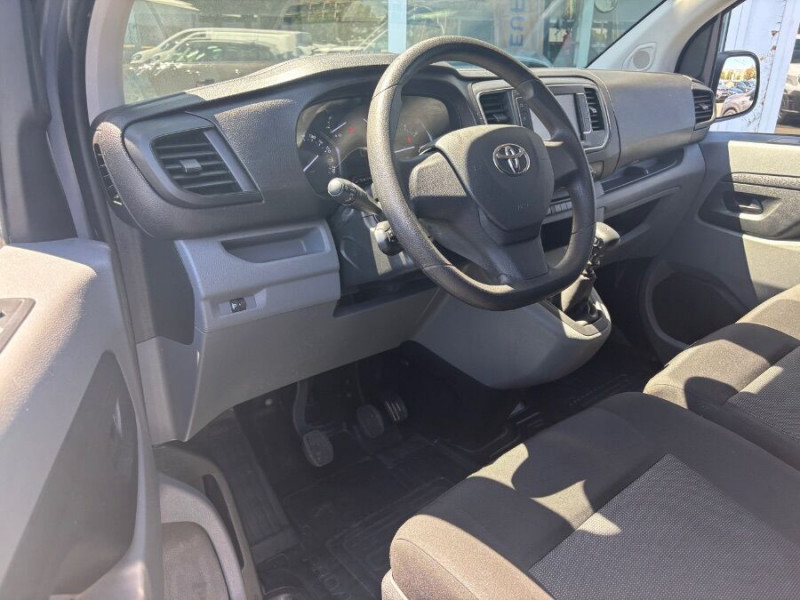 Photo 9 de l'offre de TOYOTA PROACE VAN 2.0 D-4D 145 BVM6 L2 VX Attel. 21950.H.T. à 21950€ chez Mérignac auto