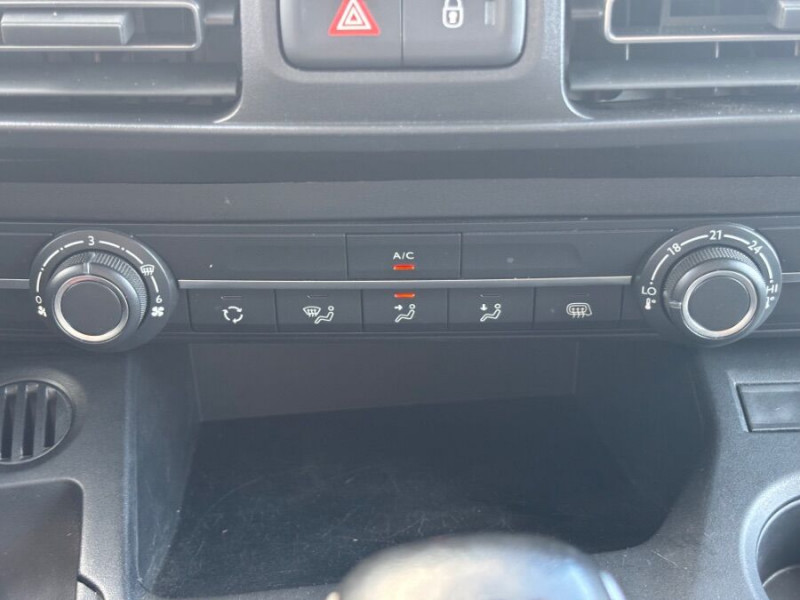 Photo 23 de l'offre de PEUGEOT PARTNER 1.5 BlueHDi 100 BVM6 3PL PACK ASPHALT CONNECT Camera Attel. 1ere Main à 18450€ chez Mérignac auto