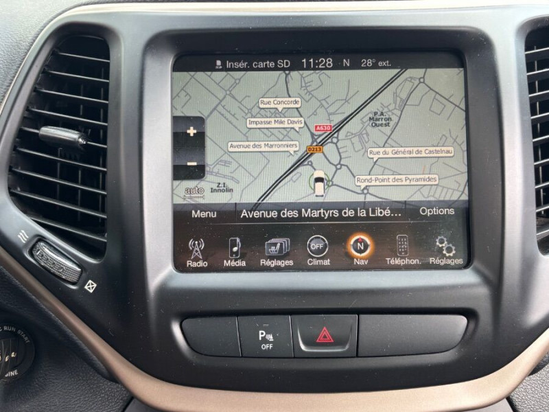 Photo 6 de l'offre de JEEP CHEROKEE 2.2 MultiJet 185 BVA 4WD LONGITUDE EXECUTIVE Active Drive CUIR Attel. à 17950€ chez Mérignac auto