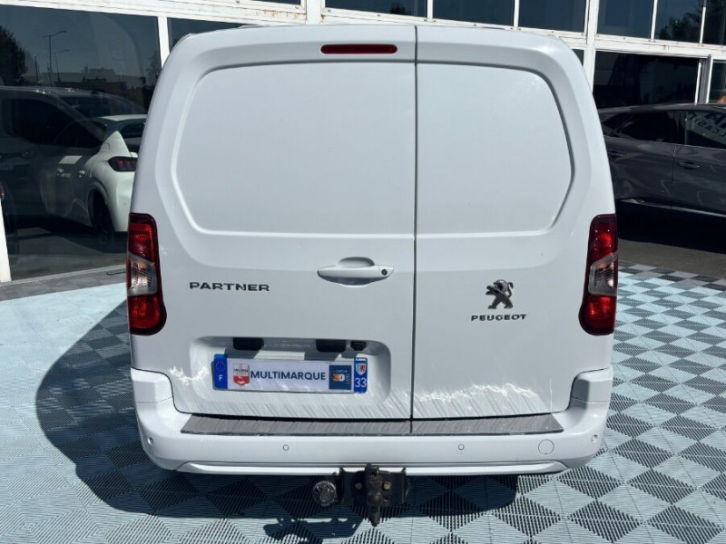 Photo 8 de l'offre de PEUGEOT PARTNER 1.5 BlueHDi 100 BVM6 3PL PACK ASPHALT CONNECT Camera Attel. 1ere Main à 18450€ chez Mérignac auto