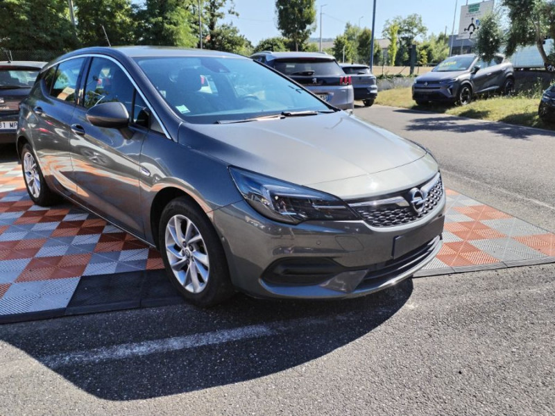 Photo 2 de l'offre de OPEL ASTRA 1.2 TURBO 110 BVM6 ELEGANCE BUSINESS GPS Caméra JA17 à 13950€ chez Mérignac auto
