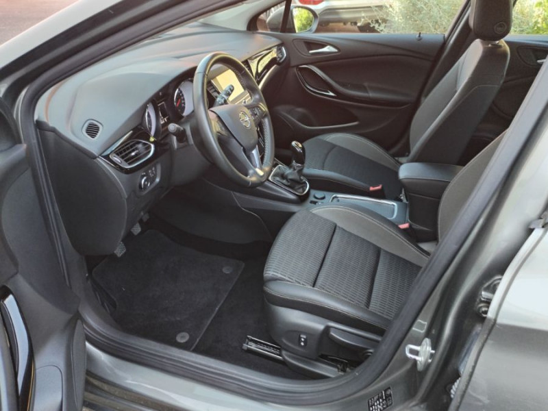 Photo 12 de l'offre de OPEL ASTRA 1.2 TURBO 110 BVM6 ELEGANCE BUSINESS GPS Caméra JA17 à 13950€ chez Mérignac auto