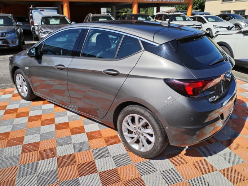 Photo 7 de l'offre de OPEL ASTRA 1.2 TURBO 110 BVM6 ELEGANCE BUSINESS GPS Caméra JA17 à 13950€ chez Mérignac auto