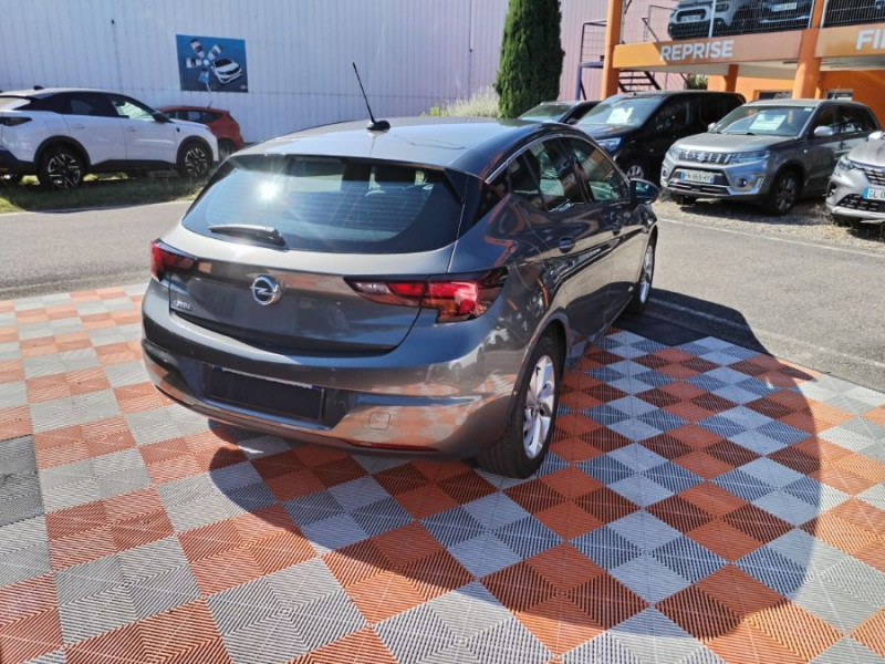 Photo 6 de l'offre de OPEL ASTRA 1.2 TURBO 110 BVM6 ELEGANCE BUSINESS GPS Caméra JA17 à 13950€ chez Mérignac auto