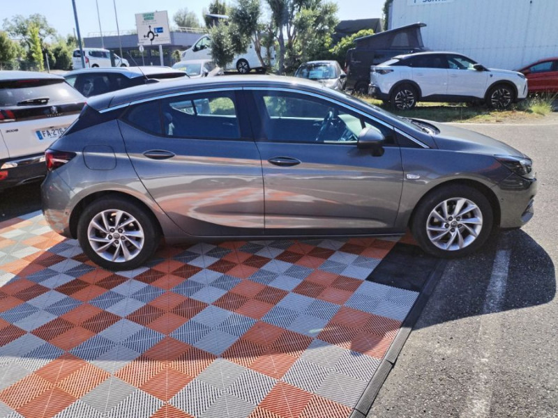 Photo 5 de l'offre de OPEL ASTRA 1.2 TURBO 110 BVM6 ELEGANCE BUSINESS GPS Caméra JA17 à 13950€ chez Mérignac auto