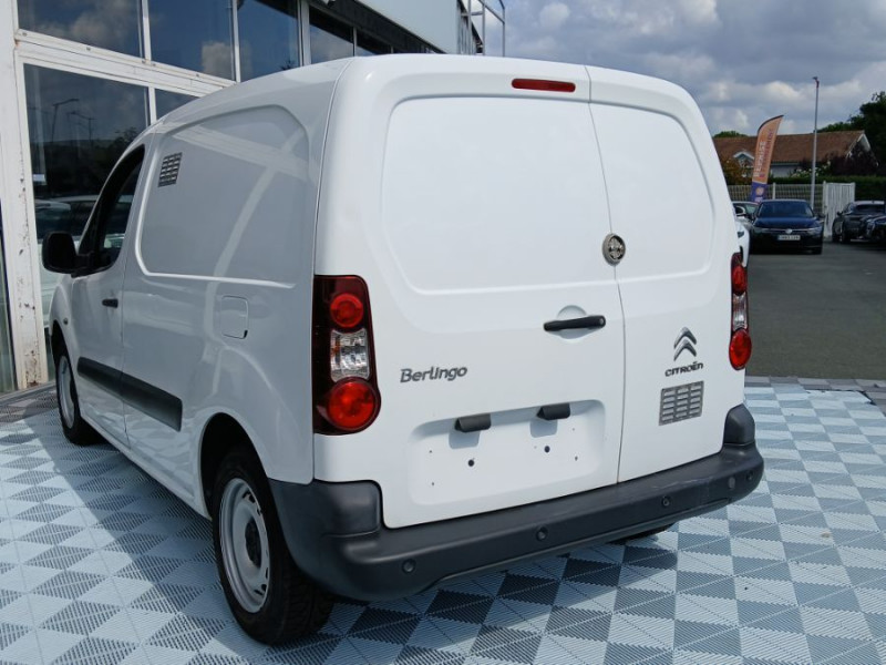 Photo 6 de l'offre de CITROEN BERLINGO FOURGON 1.6 BlueHDi 100 ETG6 CLUB GPS Casiers 10750 .H.T. à 10750€ chez Mérignac auto