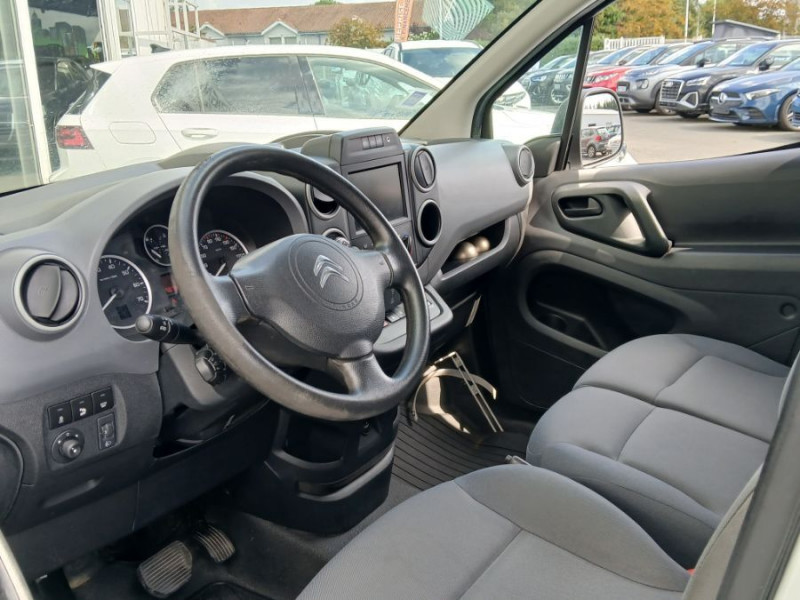 Photo 9 de l'offre de CITROEN BERLINGO FOURGON 1.6 BlueHDi 100 ETG6 CLUB GPS Casiers 10750 .H.T. à 10750€ chez Mérignac auto