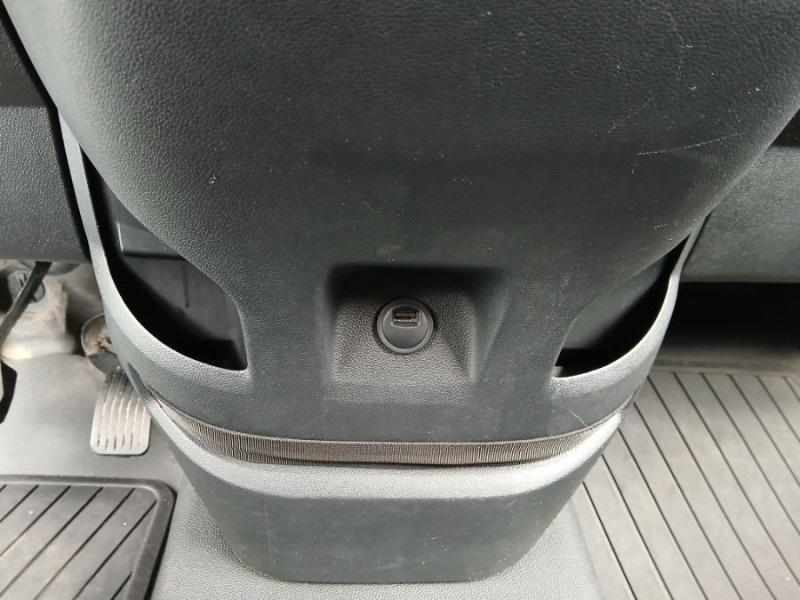 Photo 20 de l'offre de CITROEN BERLINGO FOURGON 1.6 BlueHDi 100 ETG6 CLUB GPS Casiers 10750 .H.T. à 10750€ chez Mérignac auto