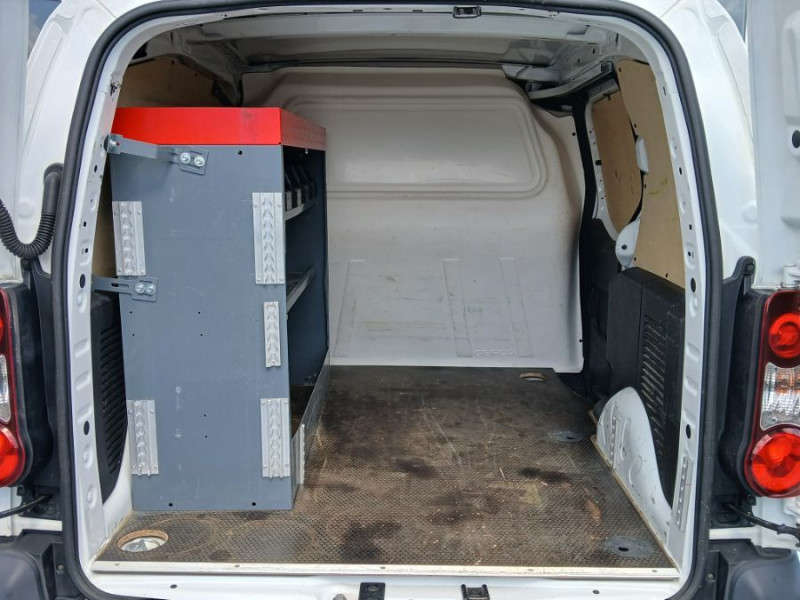 Photo 26 de l'offre de CITROEN BERLINGO FOURGON 1.6 BlueHDi 100 ETG6 CLUB GPS Casiers 10750 .H.T. à 10750€ chez Mérignac auto
