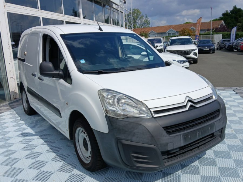 Photo 3 de l'offre de CITROEN BERLINGO FOURGON 1.6 BlueHDi 100 ETG6 CLUB GPS Casiers 10750 .H.T. à 10750€ chez Mérignac auto