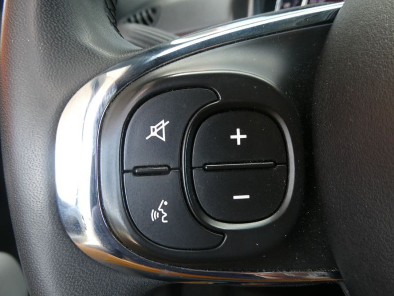 Photo 23 de l'offre de FIAT 500C 1.2 69 Dualogic STAR JA16 CarPlay 7" à 15950€ chez Mérignac auto