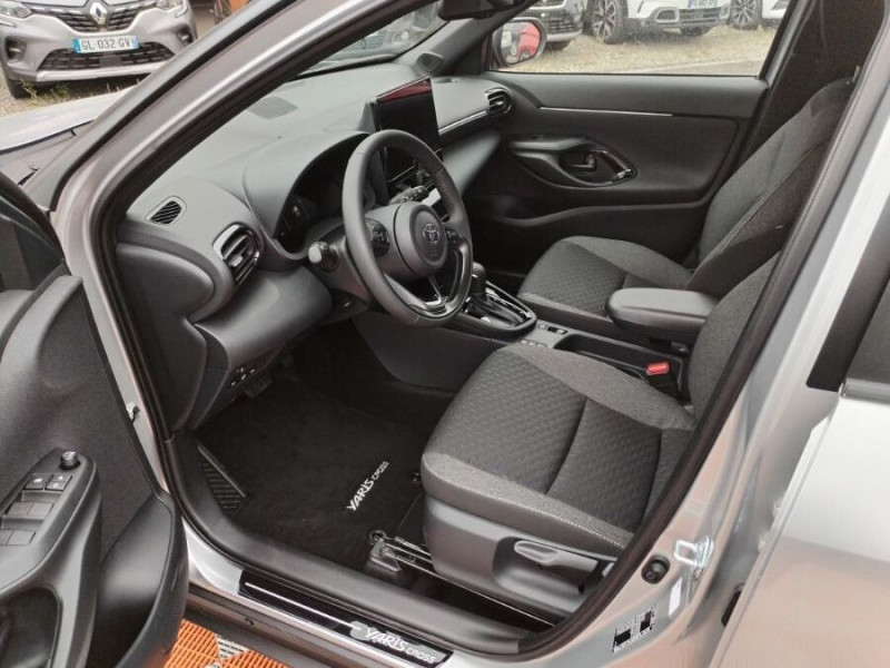 Photo 26 de l'offre de TOYOTA YARIS CROSS 1.5 HYBRIDE 116H BVA DESIGN SC JA17 Camera Key Less ACC à 27490€ chez Mérignac auto