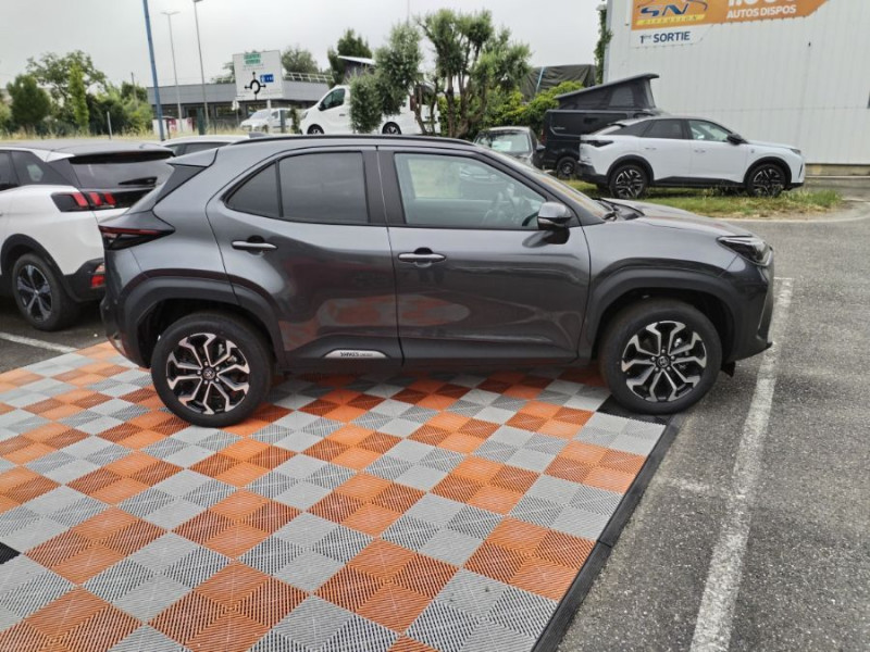 Photo 10 de l'offre de TOYOTA YARIS CROSS 1.5 HYBRIDE 116H BVA DESIGN SC JA17 Camera Key Less ACC à 27490€ chez Mérignac auto