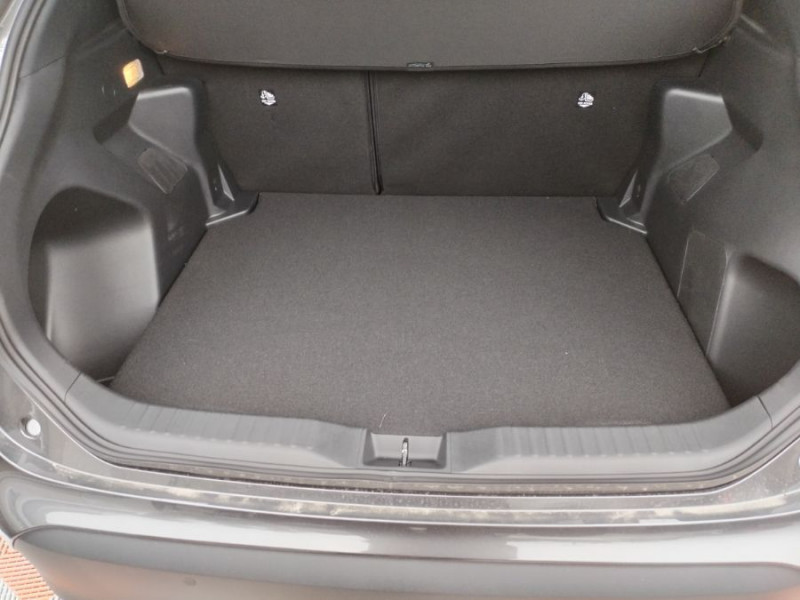 Photo 13 de l'offre de TOYOTA YARIS CROSS 1.5 HYBRIDE 116H BVA DESIGN SC JA17 Camera Key Less ACC à 27490€ chez Mérignac auto