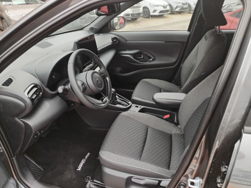 Photo 4 de l'offre de TOYOTA YARIS CROSS 1.5 HYBRIDE 116H BVA DESIGN SC JA17 Camera Key Less ACC à 27490€ chez Mérignac auto