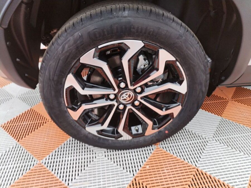 Photo 24 de l'offre de TOYOTA YARIS CROSS 1.5 HYBRIDE 116H BVA DESIGN SC JA17 Camera Key Less ACC à 27490€ chez Mérignac auto