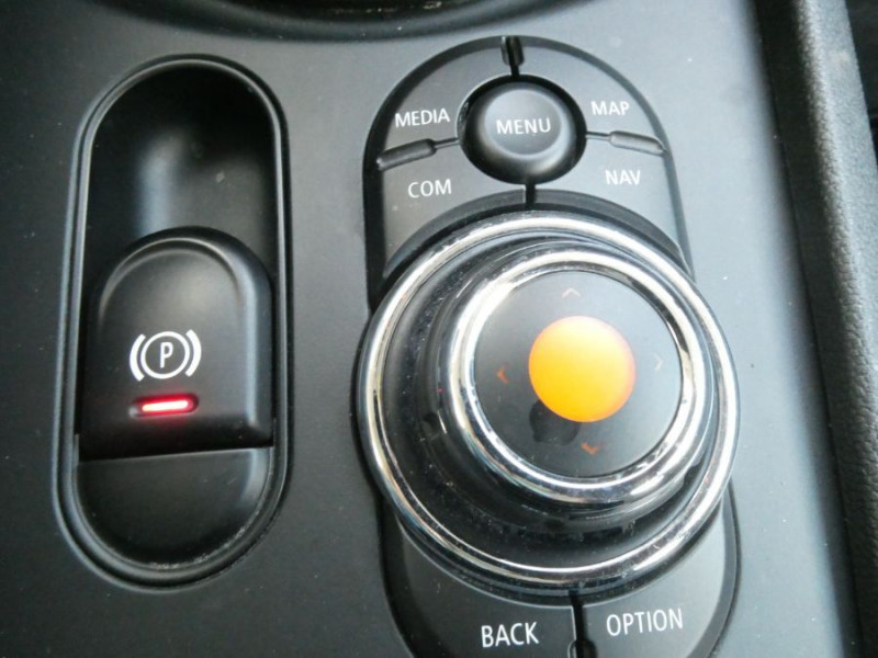 Photo 25 de l'offre de MINI CLUBMAN III ONE D 116 BVM6 GPS Radars Clim Auto Suivi Complet à 20750€ chez Mérignac auto