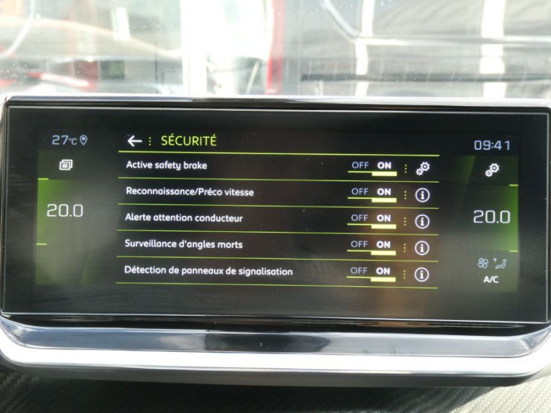 Photo 40 de l'offre de PEUGEOT 208 II 1.2 PureTech 100 BV6 GT PACK Semi Alcantara à 14790€ chez Mérignac auto