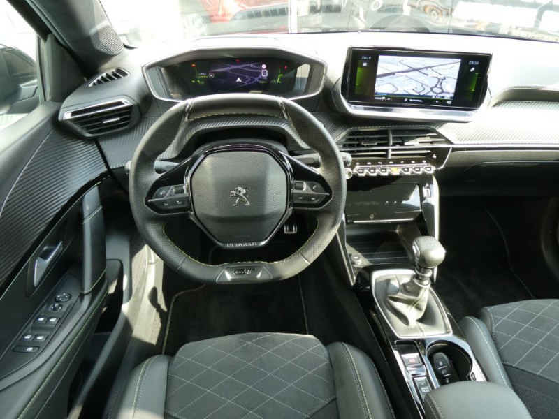 Photo 4 de l'offre de PEUGEOT 208 II 1.2 PureTech 100 BV6 GT PACK Semi Alcantara à 14790€ chez Mérignac auto