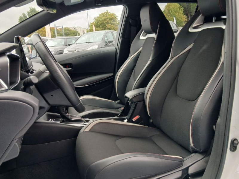 Photo 4 de l'offre de TOYOTA COROLLA (2) XII TOURING SPORTS 1.8 HYBRIDE 140H BVA GR SPORT TECHNO MY 25 1ère Main Gtie Toy 01/28 à 27950€ chez Mérignac auto