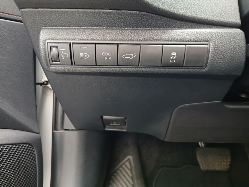 Photo 39 de l'offre de TOYOTA COROLLA (2) XII TOURING SPORTS 1.8 HYBRIDE 140H BVA GR SPORT TECHNO MY 25 1ère Main Gtie Toy 01/28 à 27950€ chez Mérignac auto