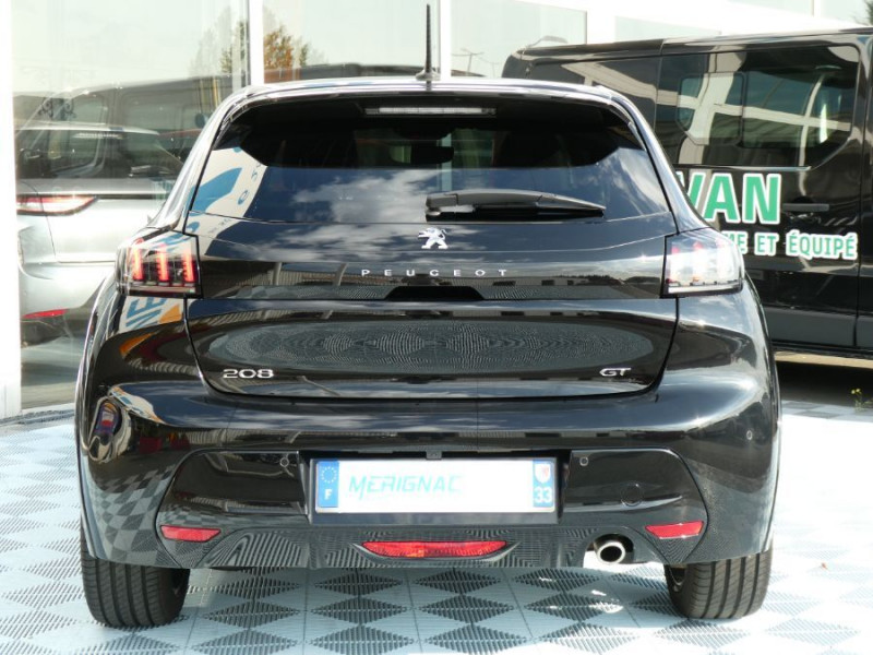 Photo 14 de l'offre de PEUGEOT 208 II 1.2 PureTech 100 BV6 GT PACK Semi Alcantara à 14790€ chez Mérignac auto
