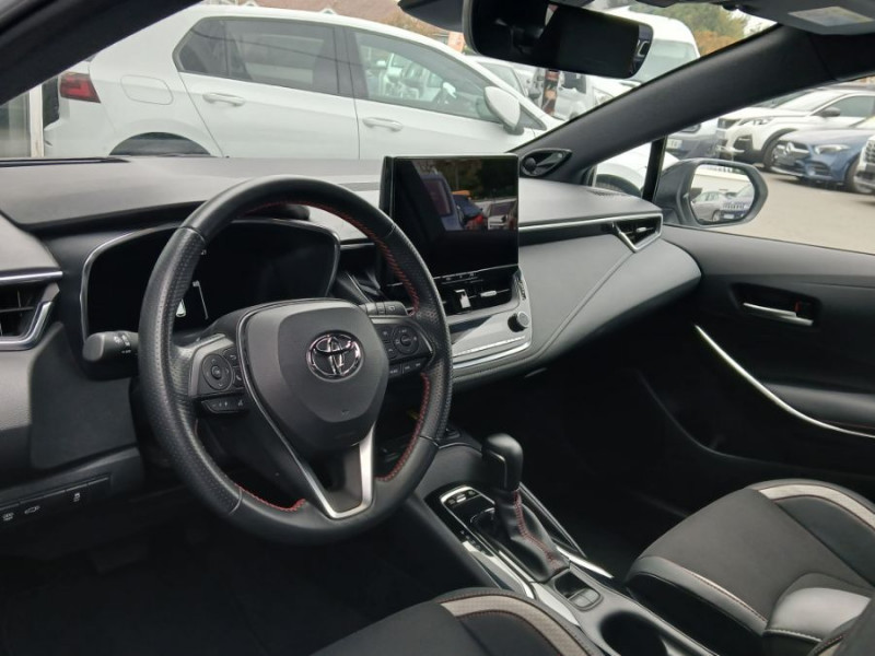 Photo 18 de l'offre de TOYOTA COROLLA (2) XII TOURING SPORTS 1.8 HYBRIDE 140H BVA GR SPORT TECHNO MY 25 1ère Main Gtie Toy 01/28 à 27950€ chez Mérignac auto