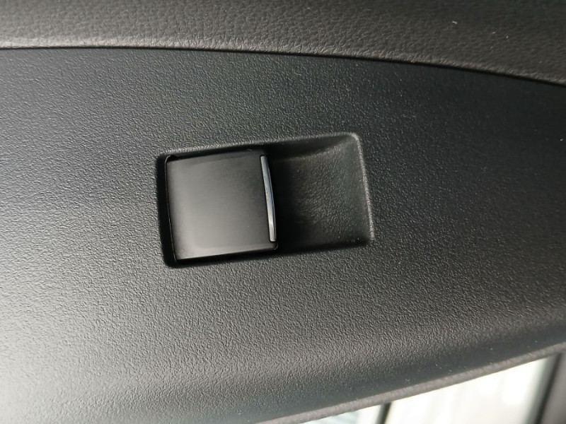 Photo 16 de l'offre de TOYOTA COROLLA (2) XII TOURING SPORTS 1.8 HYBRIDE 140H BVA GR SPORT TECHNO MY 25 1ère Main Gtie Toy 01/28 à 27950€ chez Mérignac auto