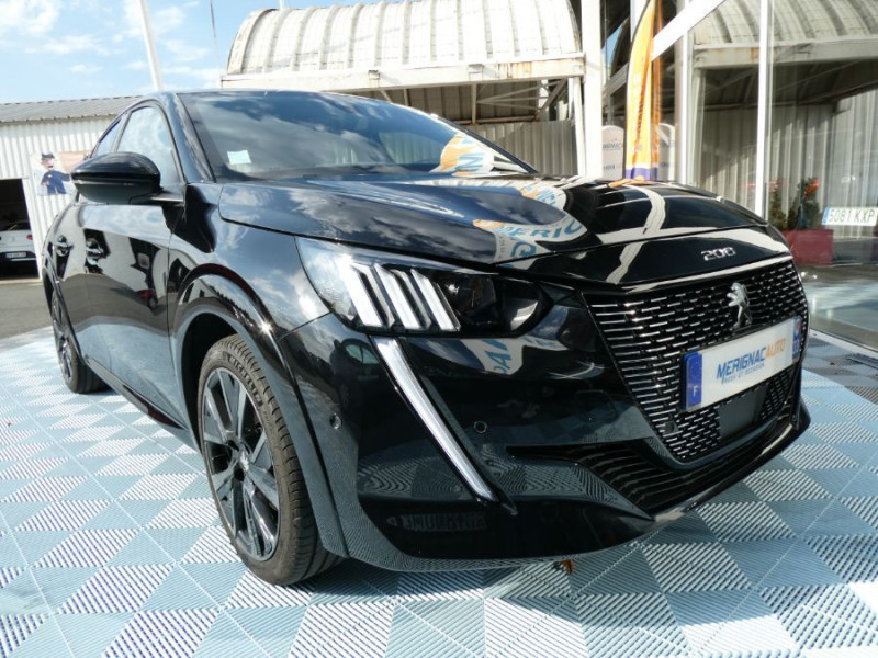 Photo 11 de l'offre de PEUGEOT 208 II 1.2 PureTech 100 BV6 GT PACK Semi Alcantara à 14790€ chez Mérignac auto