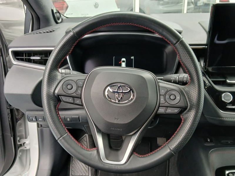 Photo 23 de l'offre de TOYOTA COROLLA (2) XII TOURING SPORTS 1.8 HYBRIDE 140H BVA GR SPORT TECHNO MY 25 1ère Main Gtie Toy 01/28 à 27950€ chez Mérignac auto
