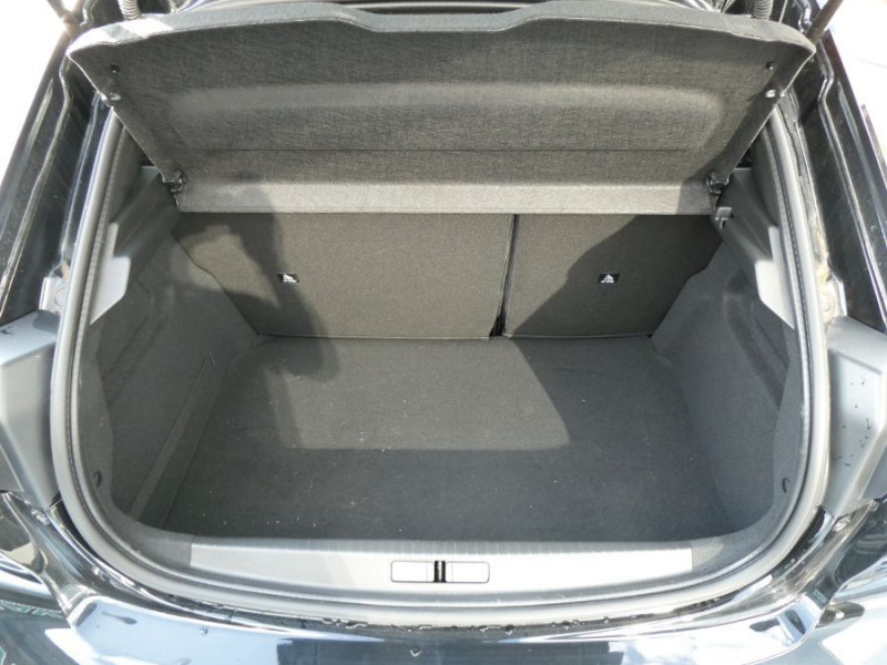 Photo 24 de l'offre de PEUGEOT 208 II 1.2 PureTech 100 BV6 GT PACK Semi Alcantara à 14790€ chez Mérignac auto