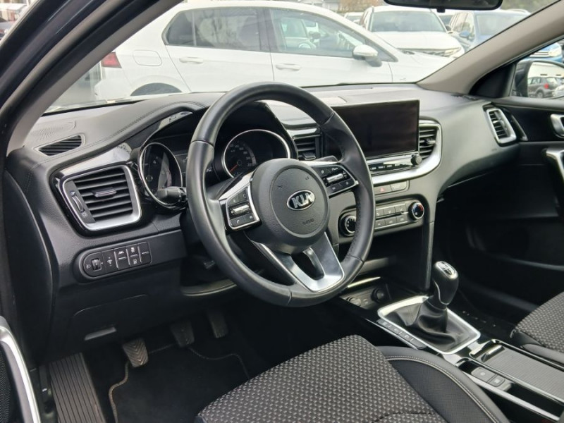 Photo 16 de l'offre de KIA XCEED 1.6 CRDI 136 BVM6 MHEV HYBRIDE DESIGN Navi Edition à 20950€ chez Mérignac auto