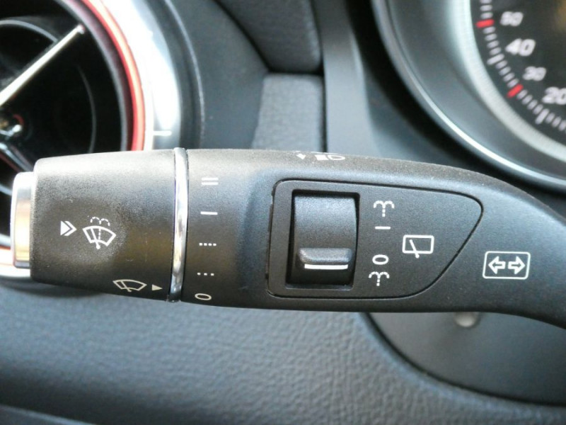 Photo 24 de l'offre de MERCEDES-BENZ CLA SHOOTING BRAKE 180 122cv BVM6 PACK GPS JA18 Radars Privacy Glass à 18950€ chez Mérignac auto